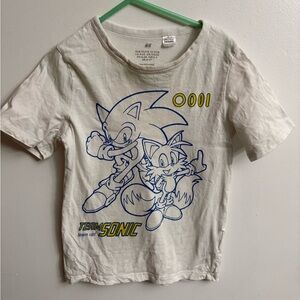 4/30$ H&M X Sonic short sleeve 4-6 years